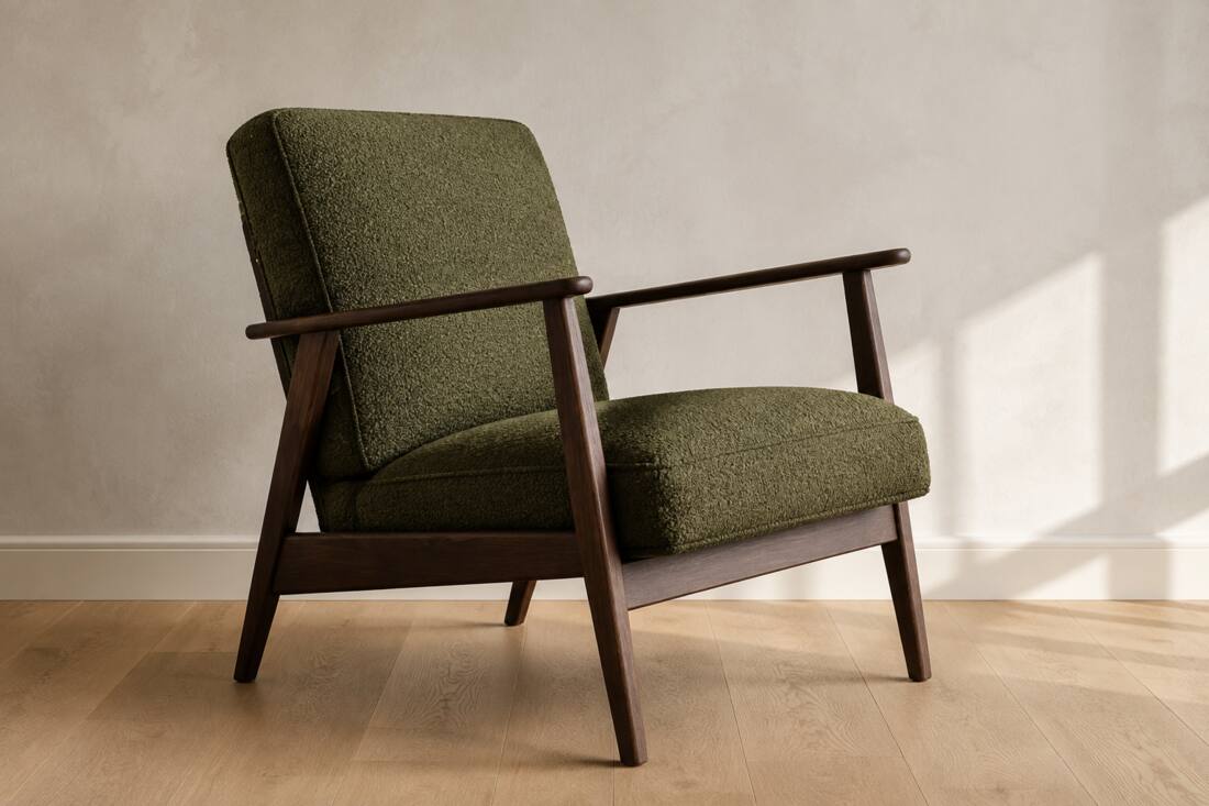 Groene vintage fauteuil met houten frame